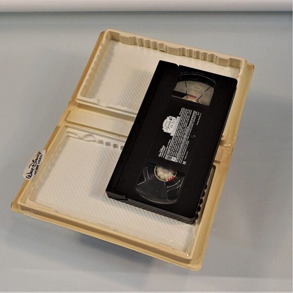 Beauty and the Beast An Enchanted Christmas VHS 1997 Clamshell Walt Disney - Picture 6 of 6